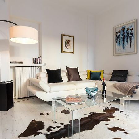 Centrally Located Modern 2 Bed Apartment In Cannes With Aircon And High Ceilings And Modern Design 696 Eksteriør bilde