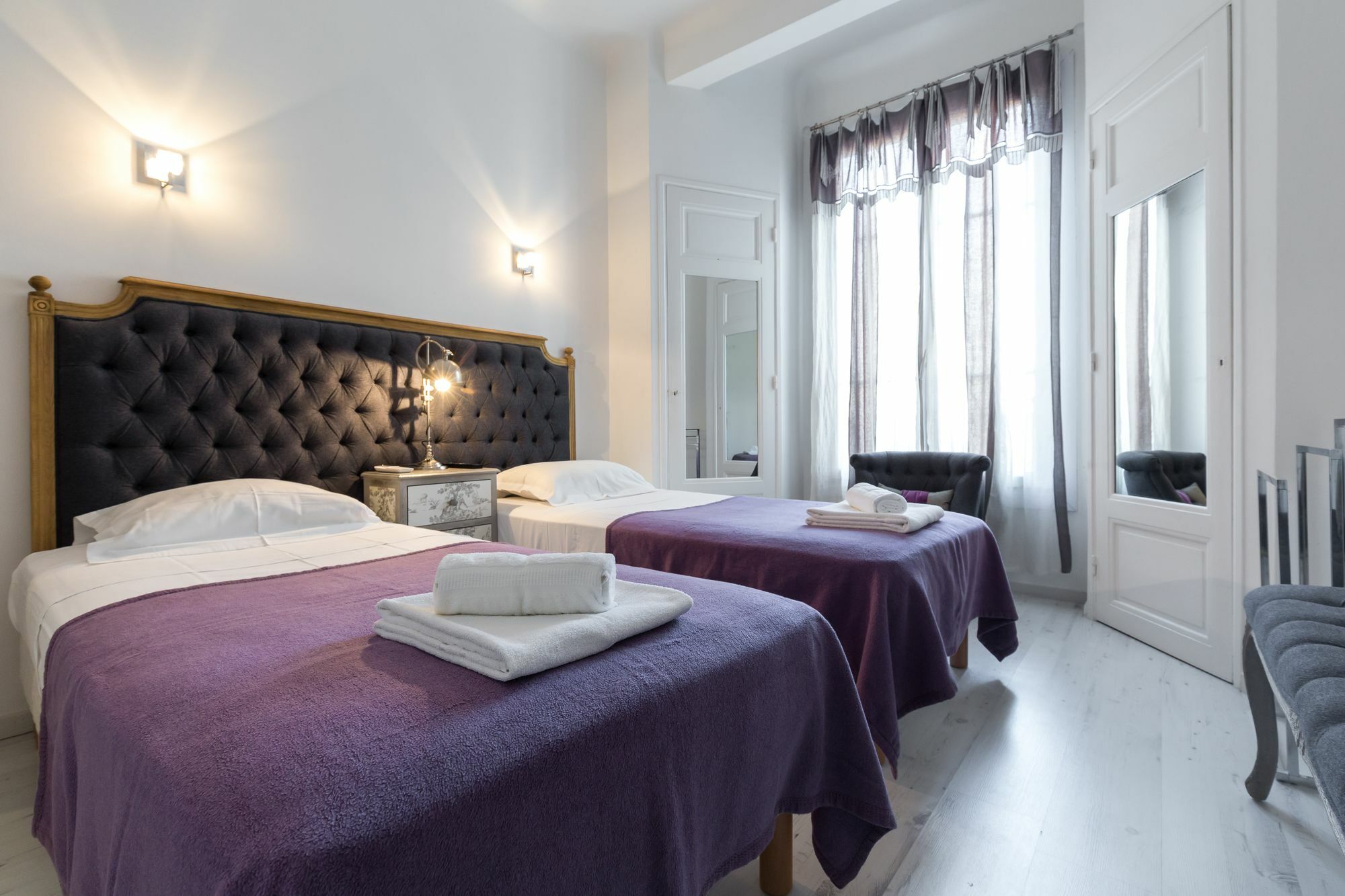 Centrally Located Modern 2 Bed Apartment In Cannes With Aircon And High Ceilings And Modern Design 696 Eksteriør bilde