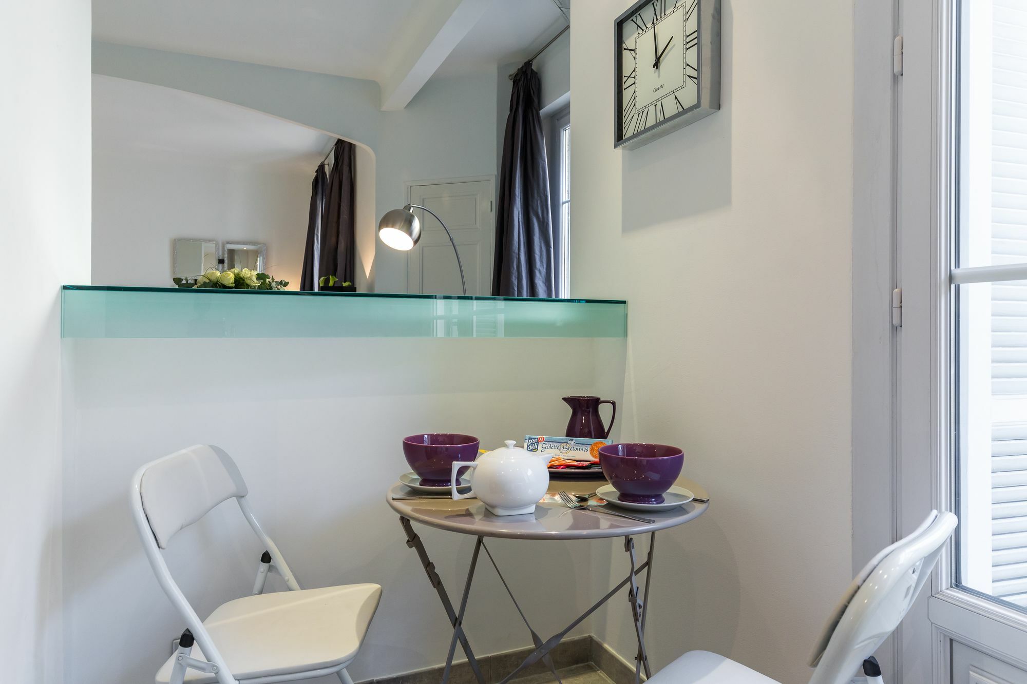 Centrally Located Modern 2 Bed Apartment In Cannes With Aircon And High Ceilings And Modern Design 696 Eksteriør bilde
